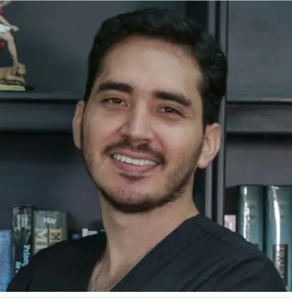 Dr. Guillermo Andrés Martínez Coral, médico en Almería